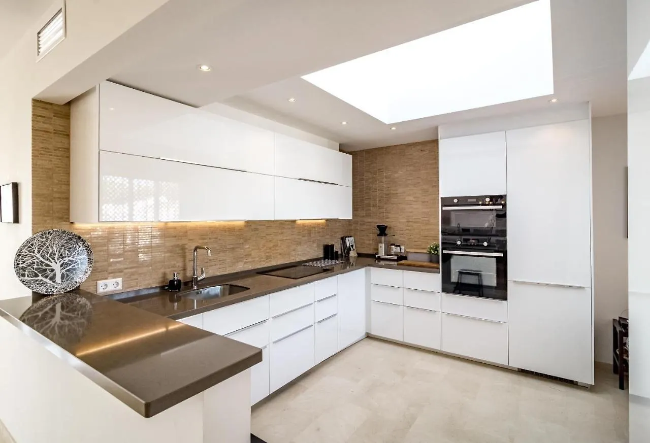 마르베야 Ma2- Sea Views, Walking Distance To Puerto Banus 아파트 0*,  스페인